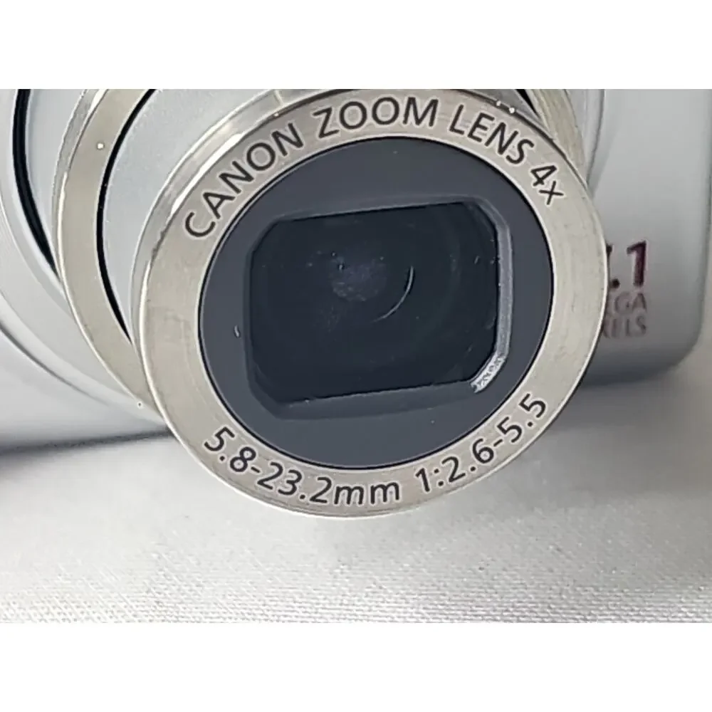 Canon PowerShot A550 7.1MP Digital Camera In Box - Silver TESTED